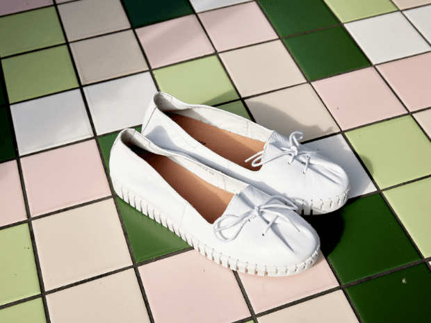 How To Get Rid of Stains On Leather Shoes - Shouz