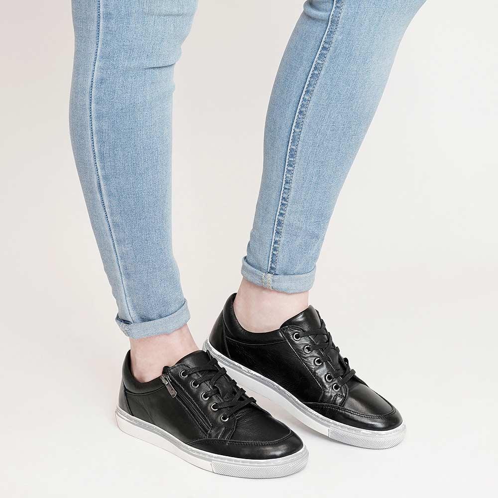 Ronnie Black Leather Sneakers, SALA - Shouz