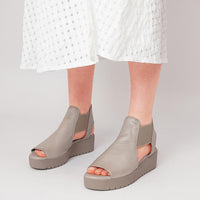 Ozie Smoke Leather Sandals, DJANGO & JULIETTE - Shouz