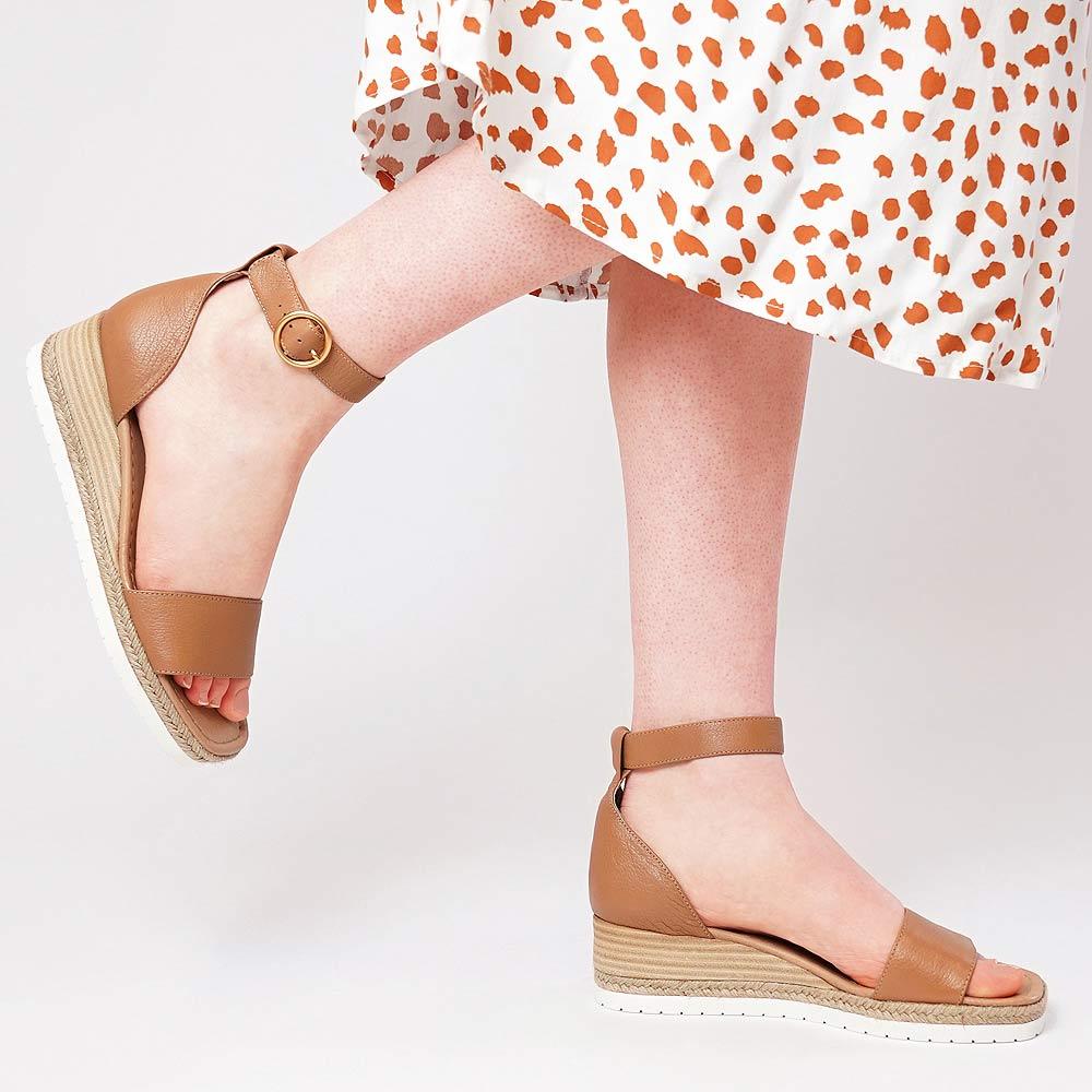 Idola Dark Tan Leather Wedges, DJANGO & JULIETTE - Shouz