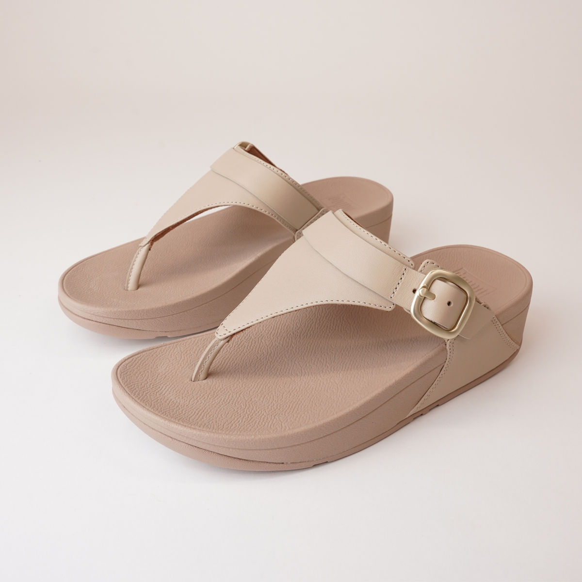 Lulu Adjustable Leather Toe Post Latte Sandals - FITFLOP | Shouz