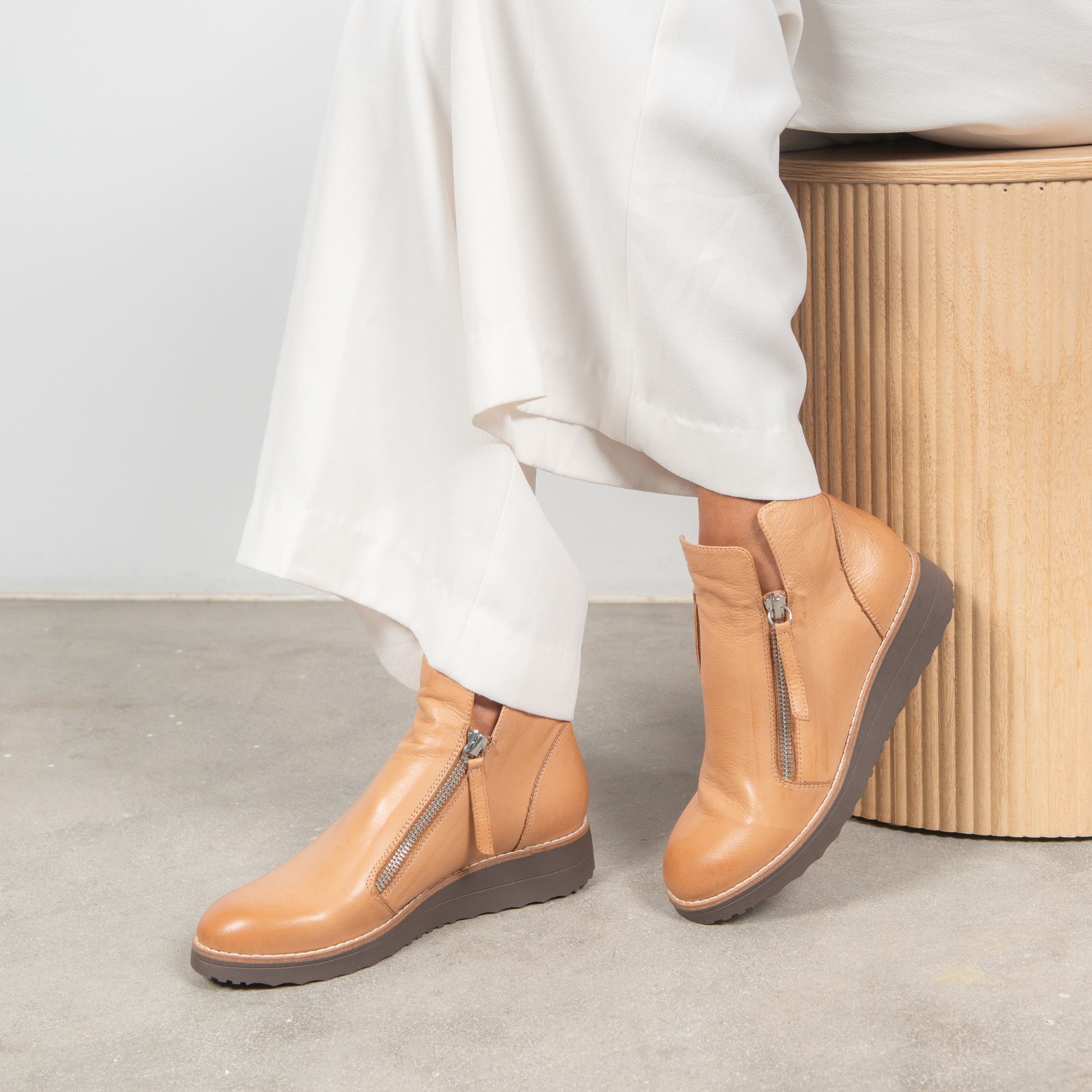 Ohmy Dark Tan/choc Sole Leather Ankle Boots