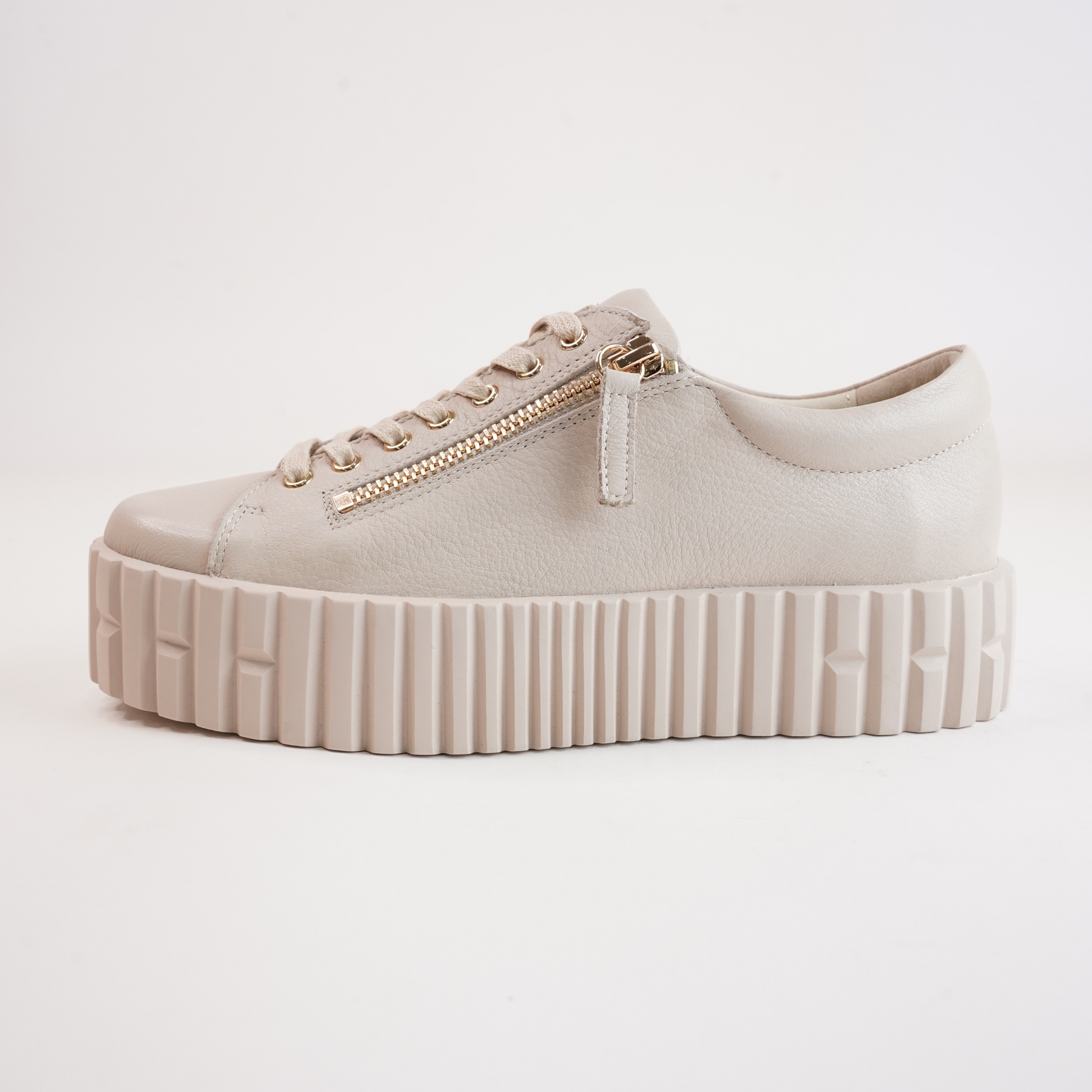 Bongoe Vanilla Leather Sneakers