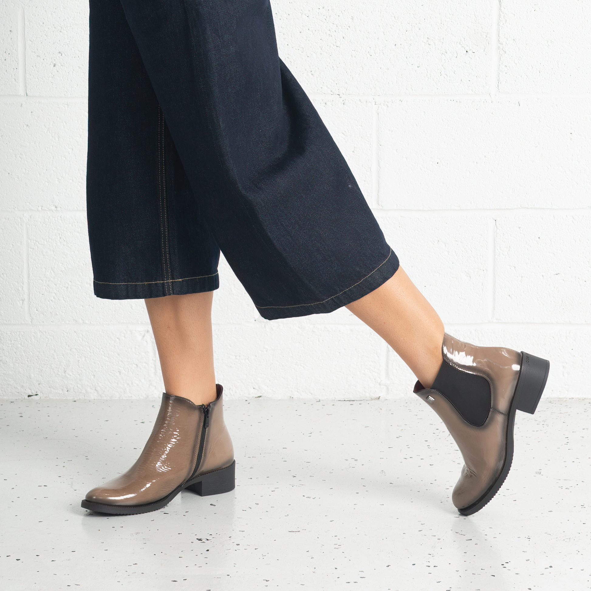 Js-2181 Tortola Patent Leather Ankle Boots