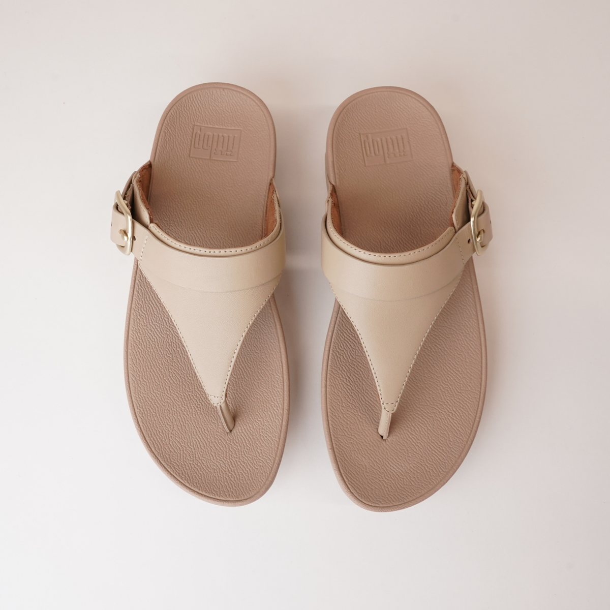 Lulu Adjustable Leather Toe Post Latte Sandals - FITFLOP | Shouz