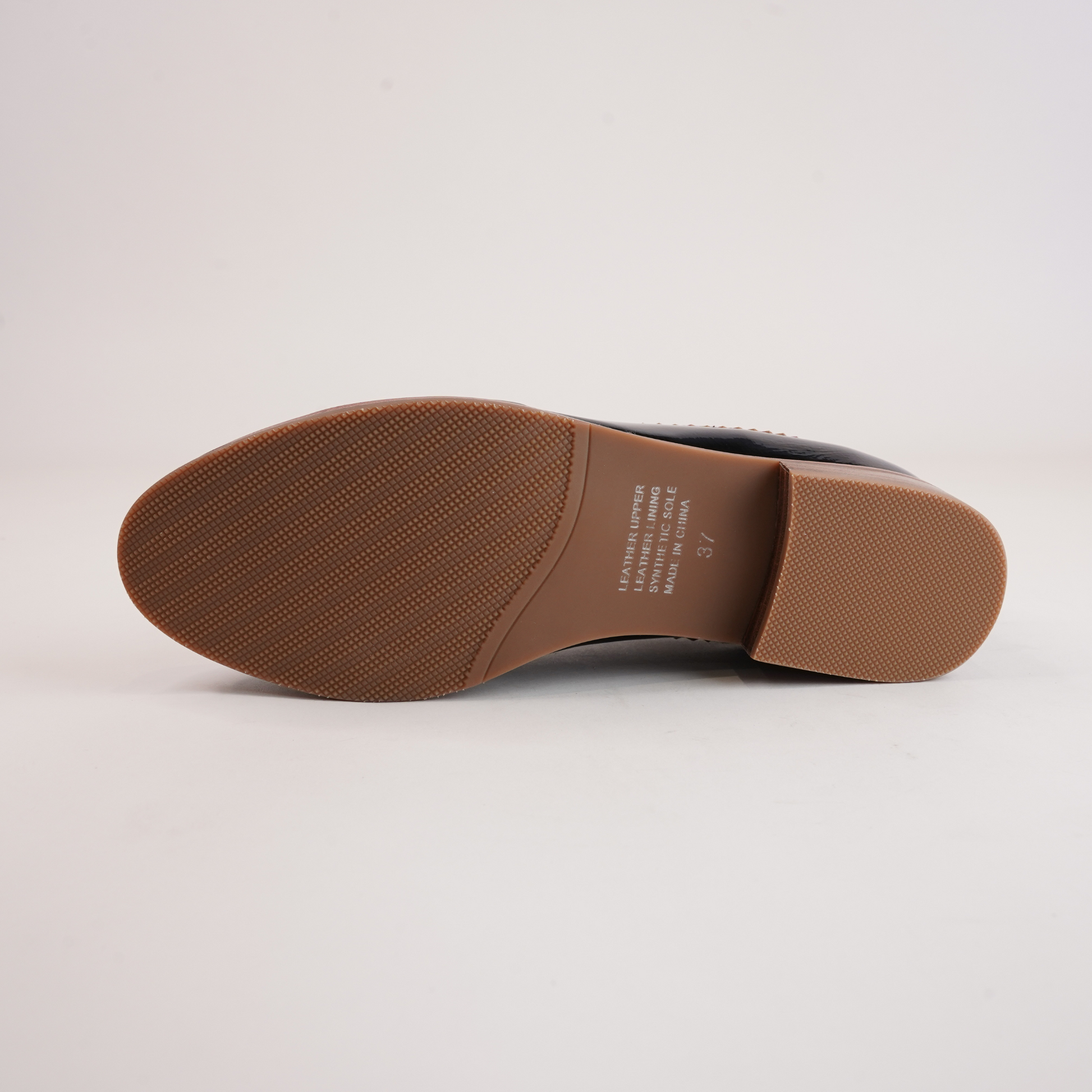 Leeze Black Patent/ Tan Leather Lace Up Flats