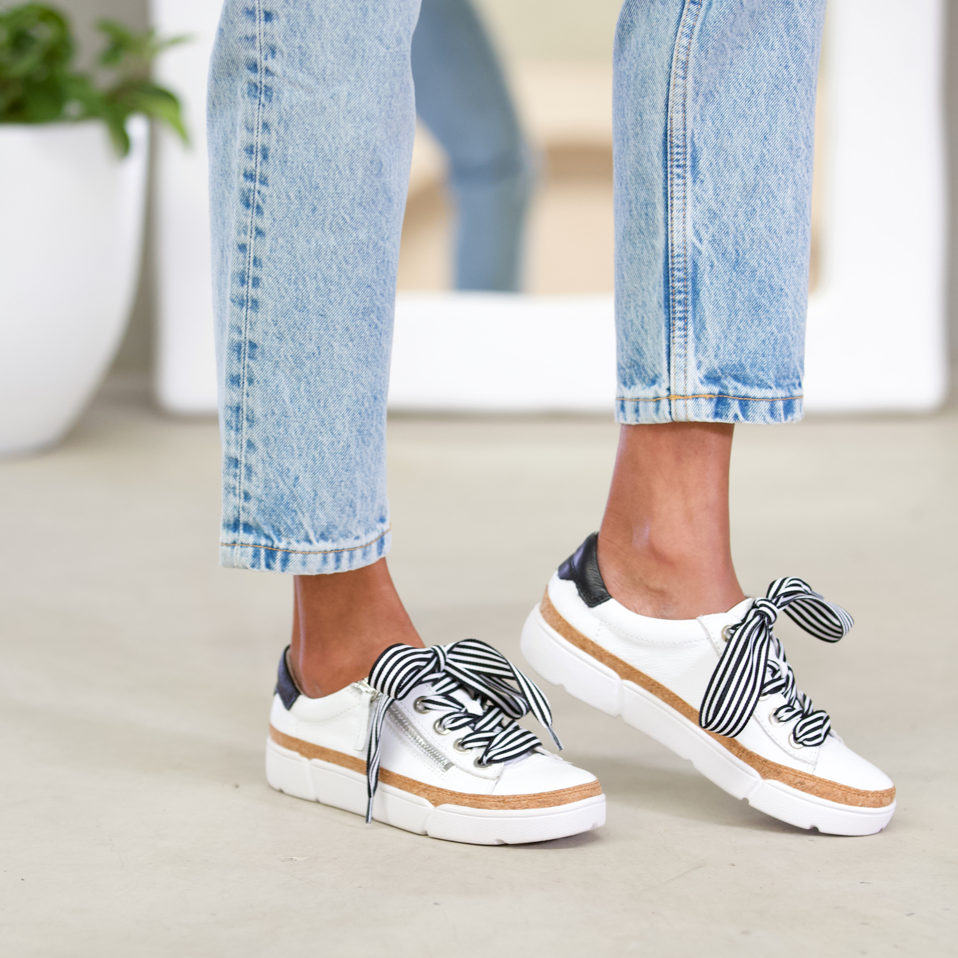 Torayne White/ Black Leather Sneakers, DJANGO & JULIETTE - Shouz