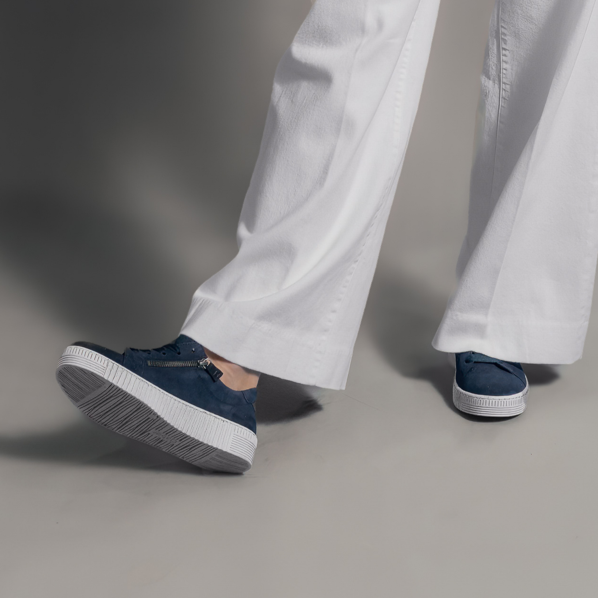 Amelia Atlantik Suede Sneakers