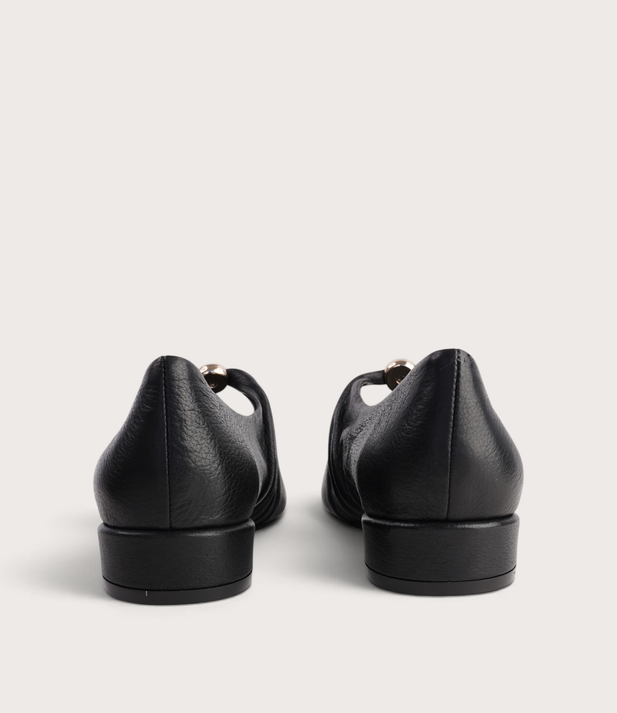 Estrela Black Leather Flats - DJANGO AND JULIETTE | Shouz