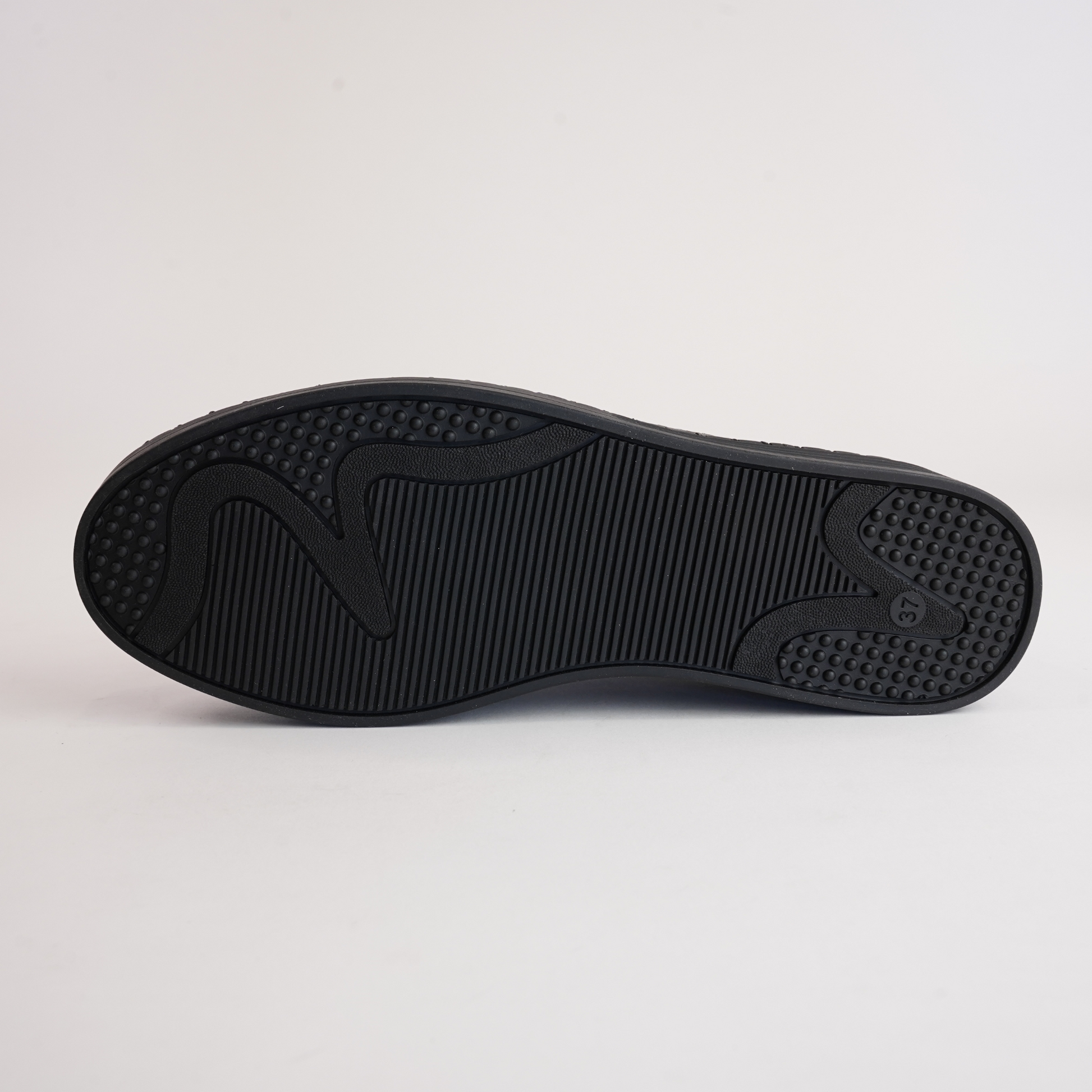 Lassy Black Leather Sneakers