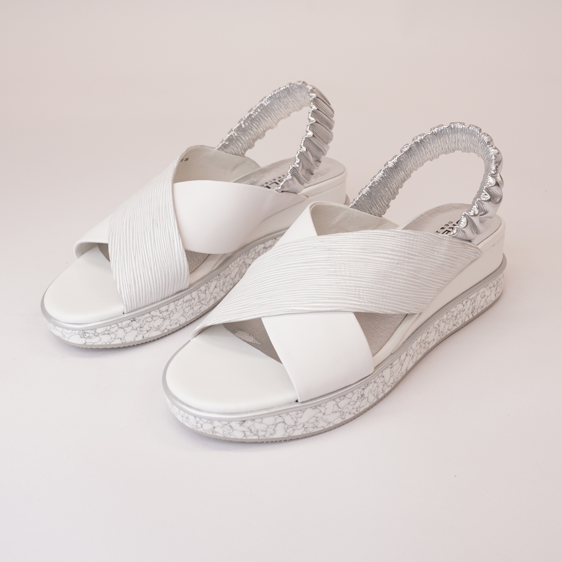 Debacle White/silver Leather Sandals