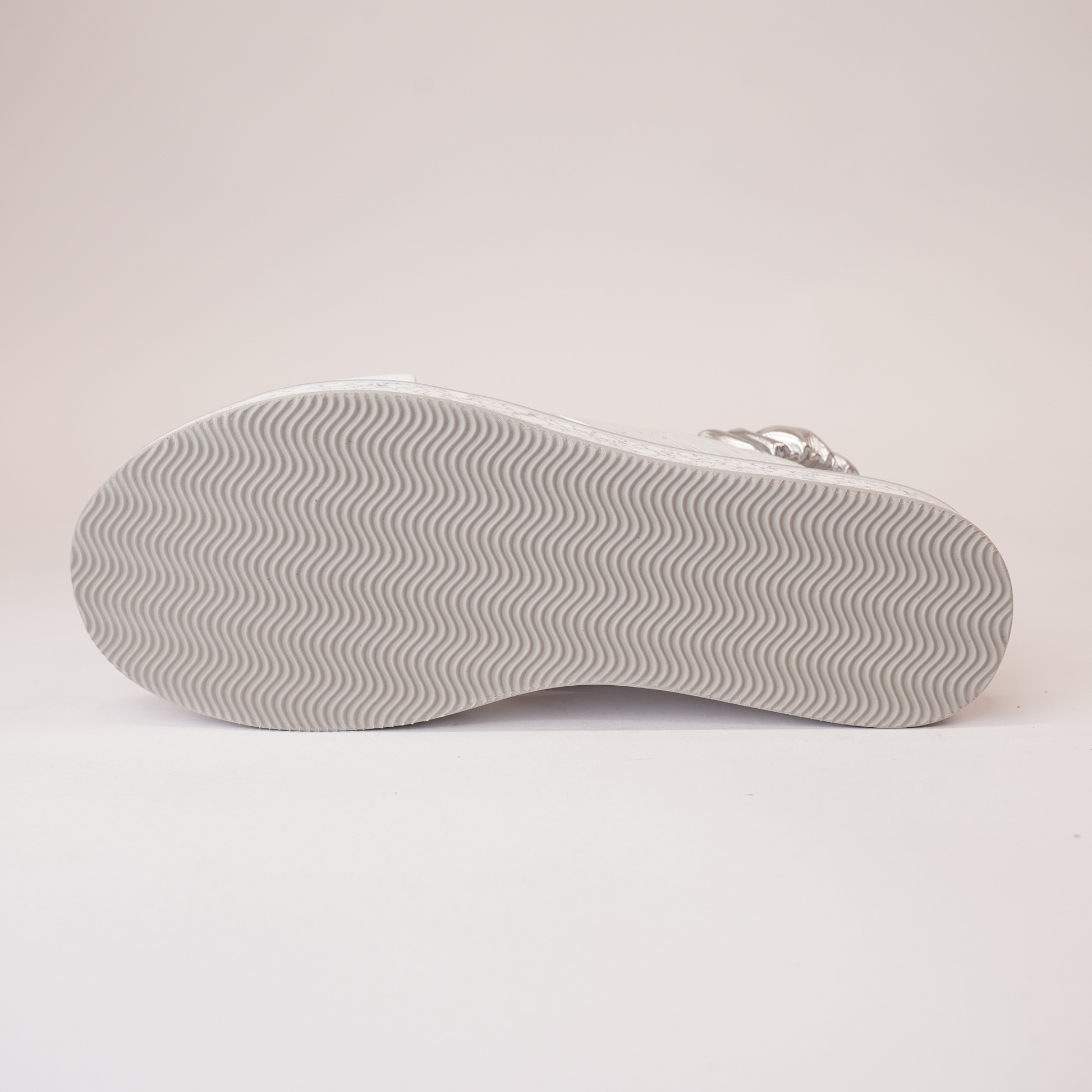 Debacle White/silver Leather Sandals