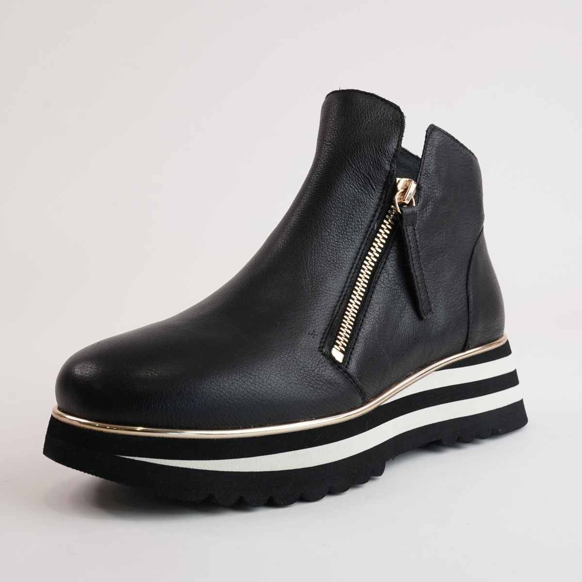 Evol Black Leather Ankle Boots - DJANGO AND JULIETTE | Shouz