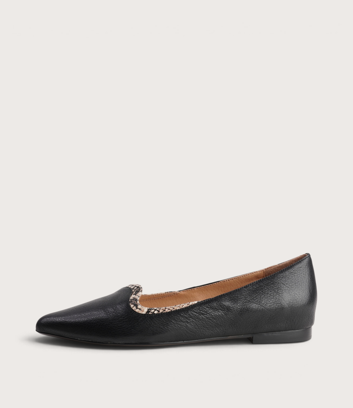 Yibbie Black Leather/ Latte Snake Flats - TOP END | Shouz