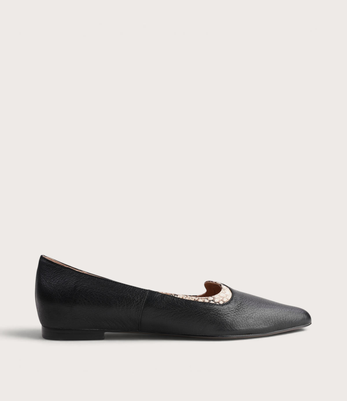 Yibbie Black Leather/ Latte Snake Flats - TOP END | Shouz