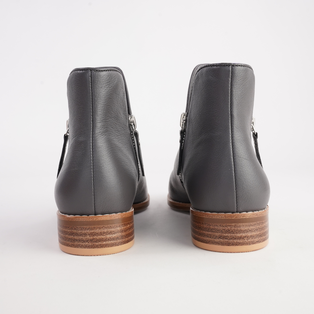 Noves New Charcoal Leather Boots - DJANGO AND JULIETTE | Shouz