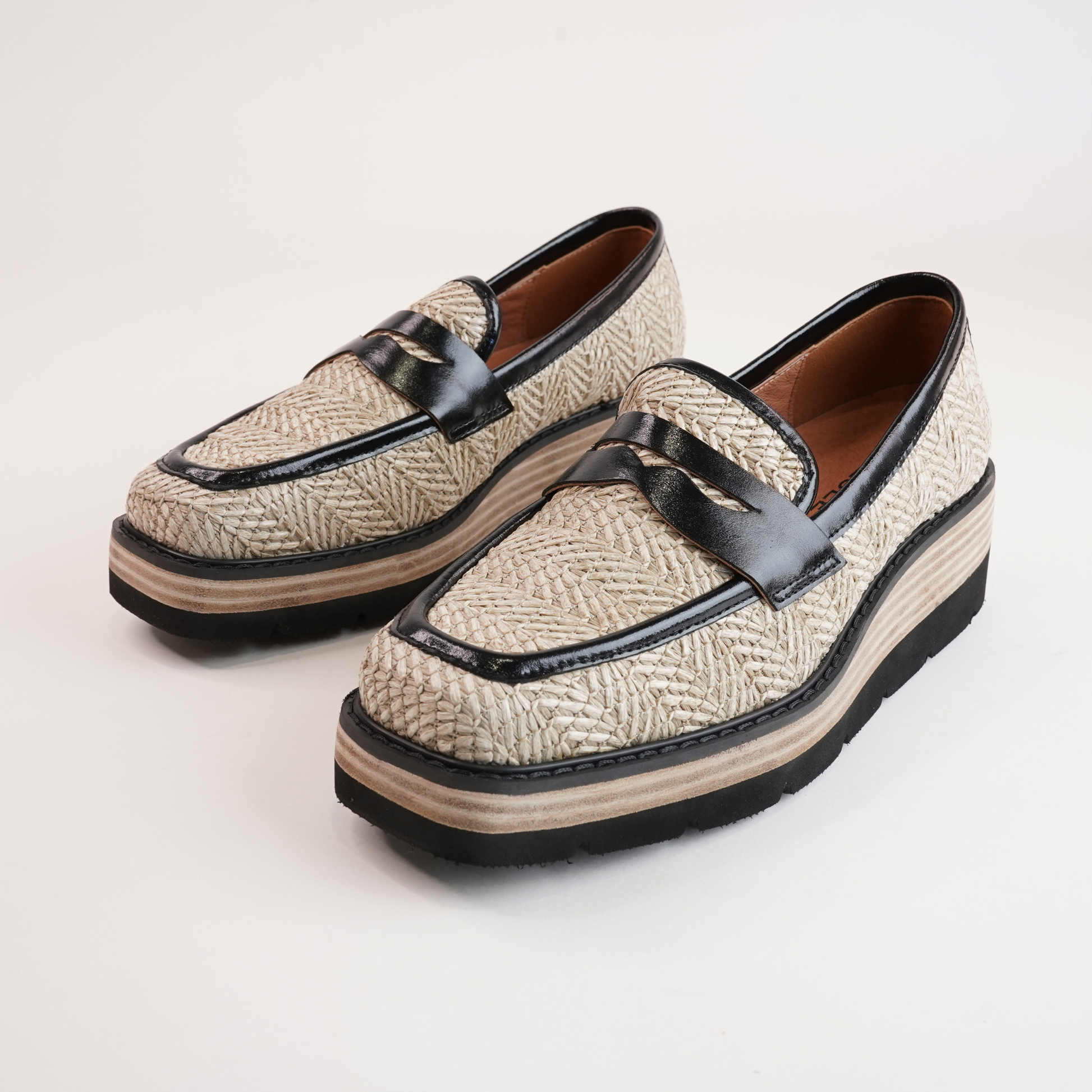 Paella Natural/ Black Leather Loafers