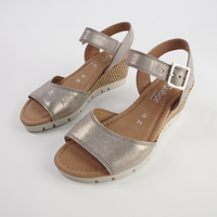 Winifred Muschel Leather Sandals