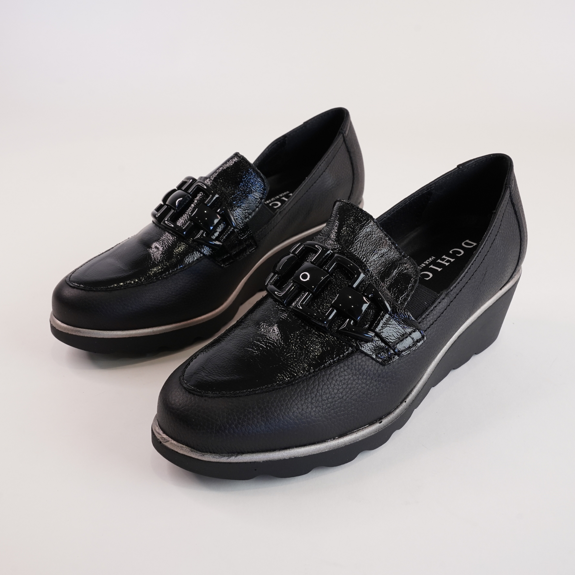4668 Black Leather/black Patent Loafers
