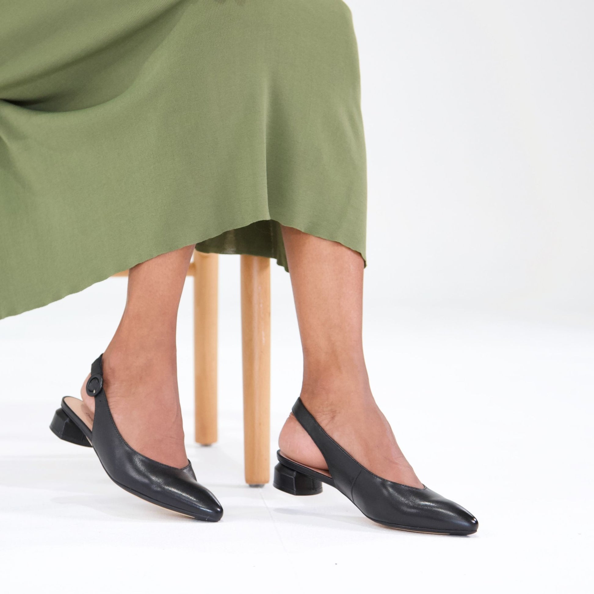 Fotini Black Leather Flats, DJANGO & JULIETTE - Shouz