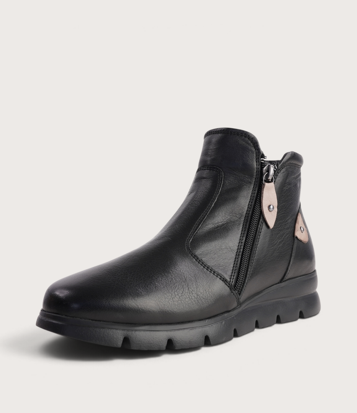 Eddie Black Leather Ankle Boots - SALA | Shouz