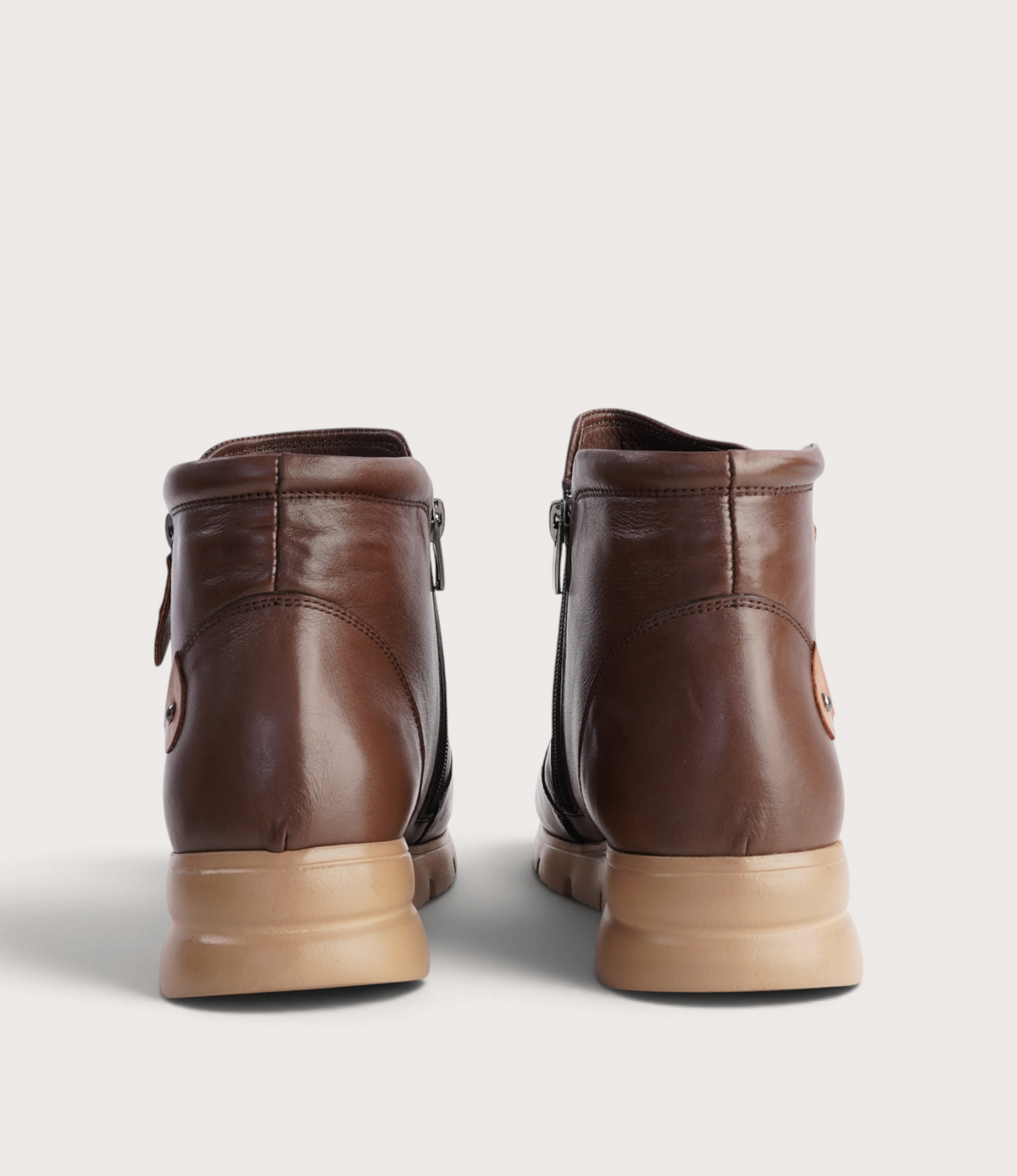 Eddie Praline Leather Ankle Boots - SALA | Shouz