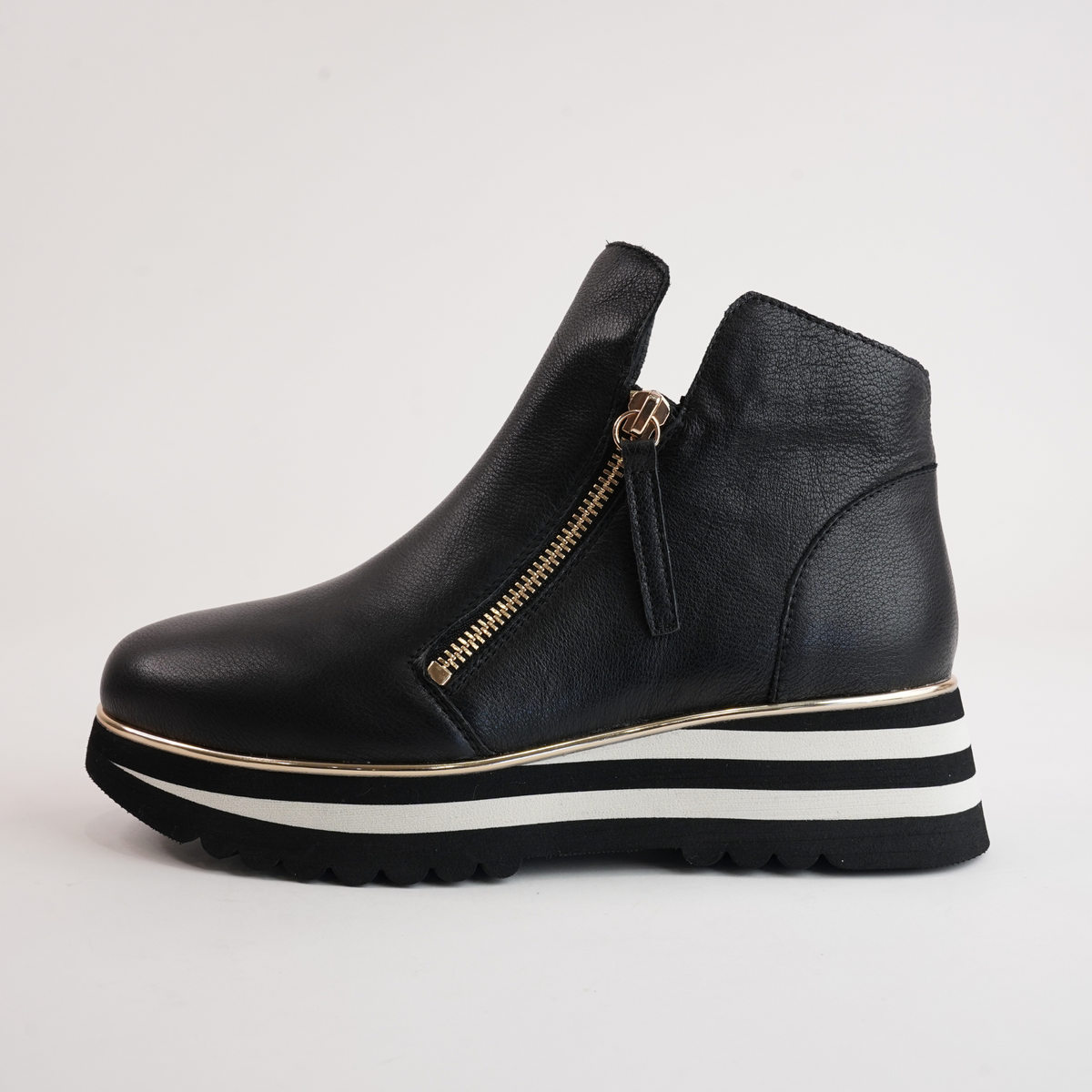 Evol Black Leather Ankle Boots - DJANGO AND JULIETTE | Shouz