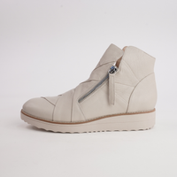 Omeah Vanilla Leather Ankle Boots