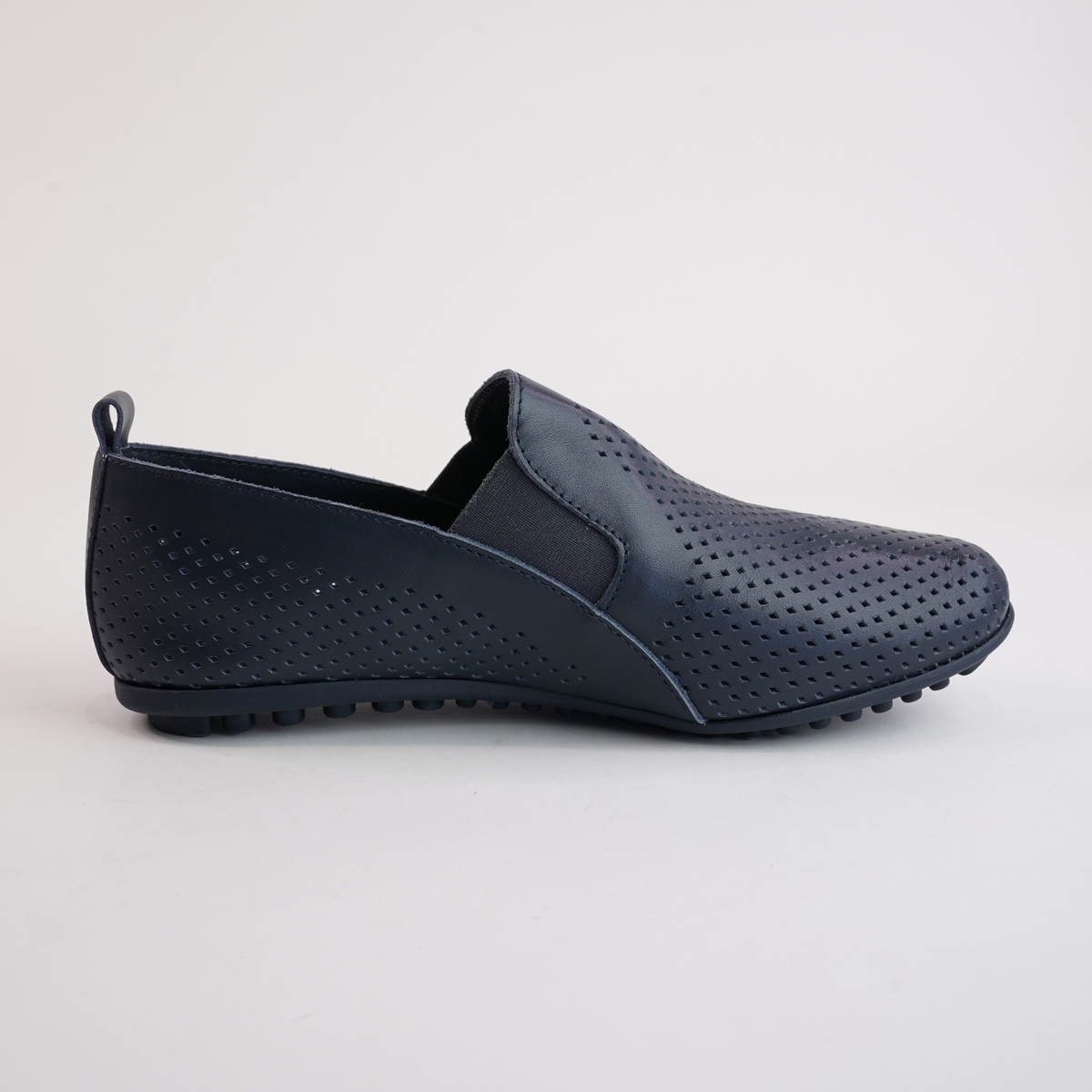 Bescara Navy Leather Flats - DJANGO AND JULIETTE | Shouz