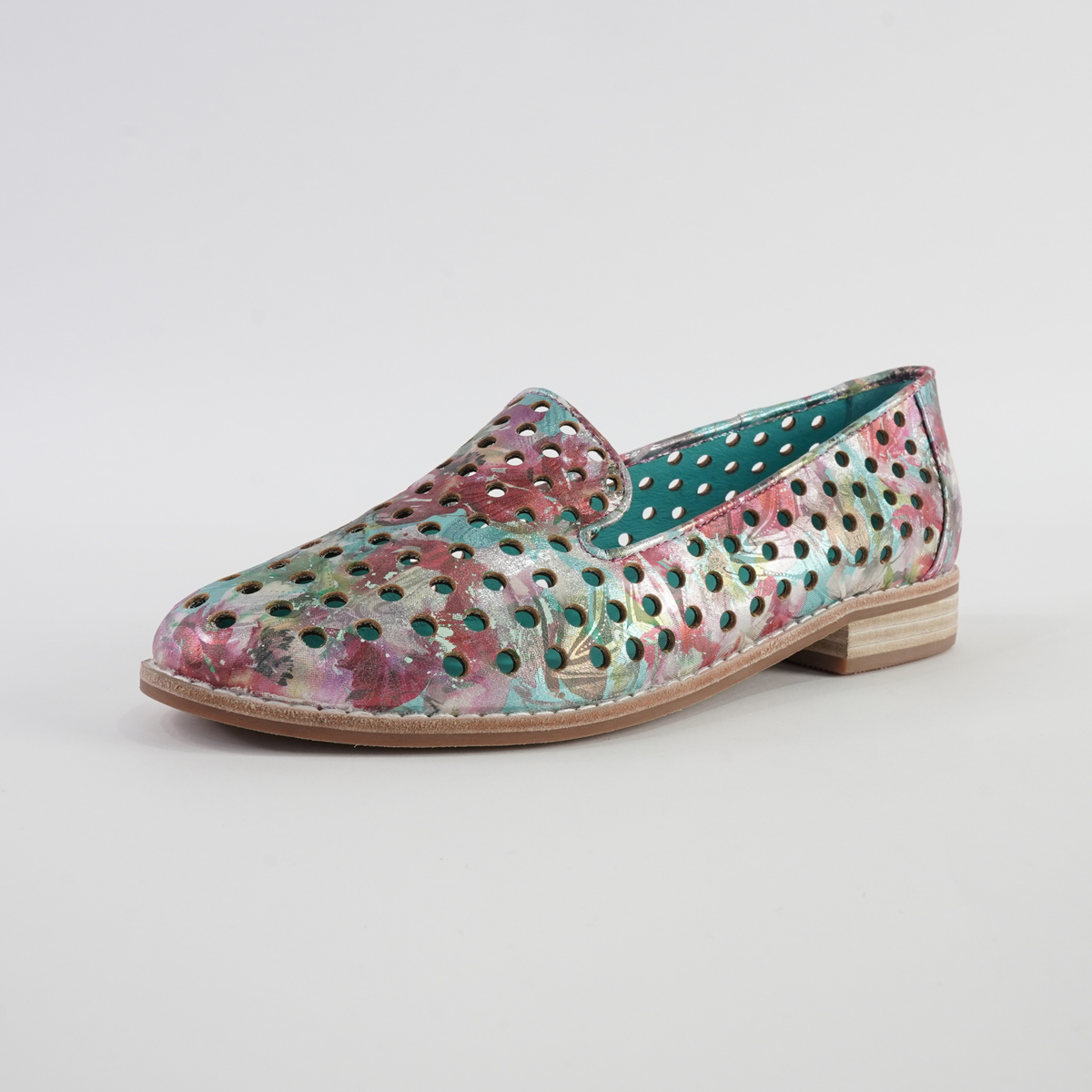 Ariah Aqua Red Metallic Leather Loafers - DJANGO AND JULIETTE | Shouz
