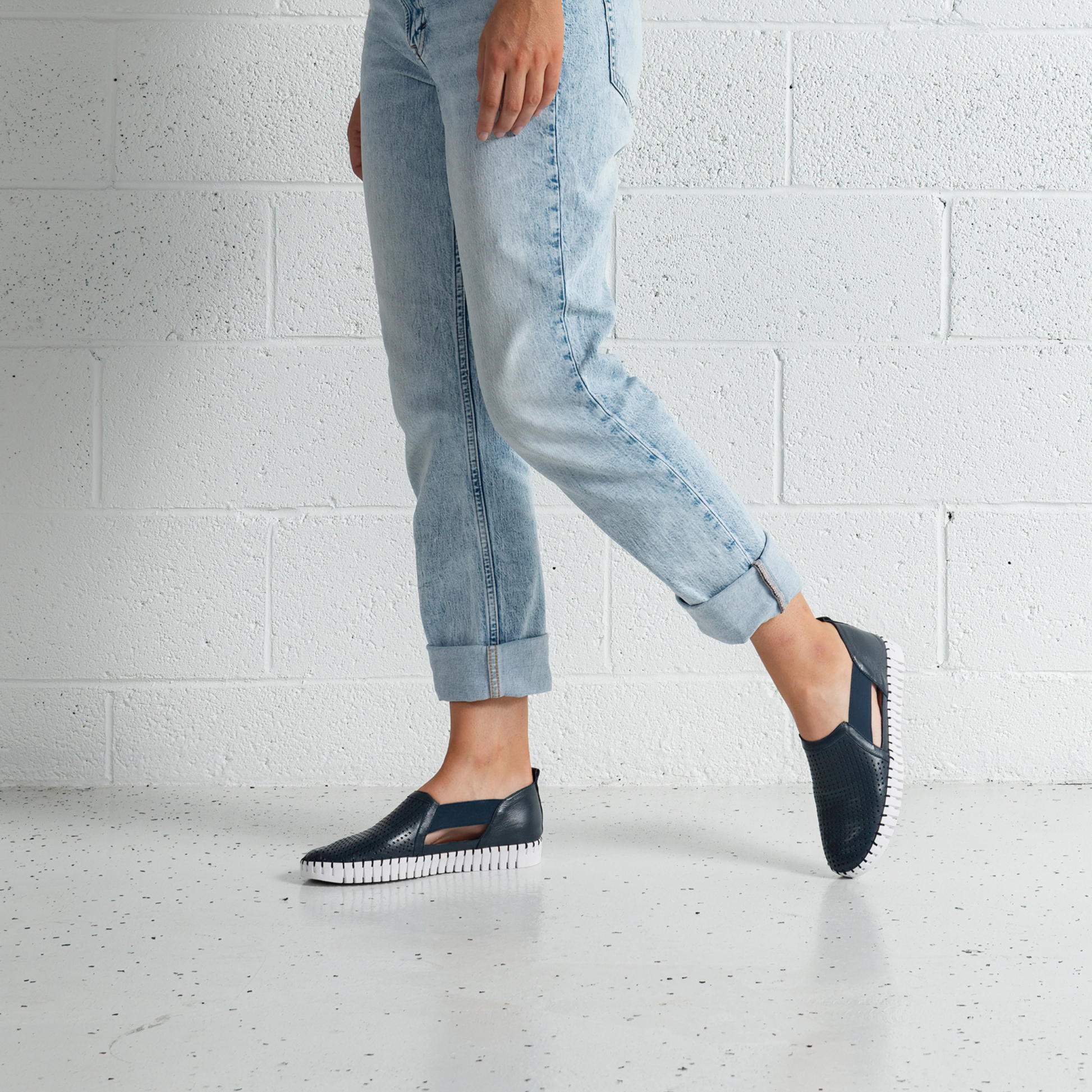 Habiki Navy/ White Leather Sneakers