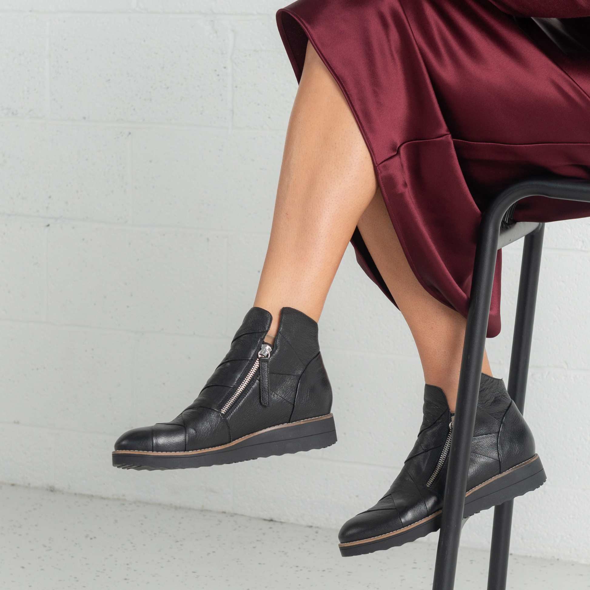 Omeah Black/ Black Leather Ankle Boots