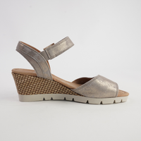 Winifred Muschel Leather Sandals