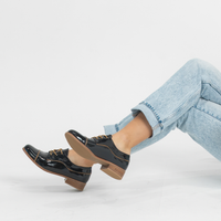 Leeze Black Patent/ Tan Leather Lace Up Flats