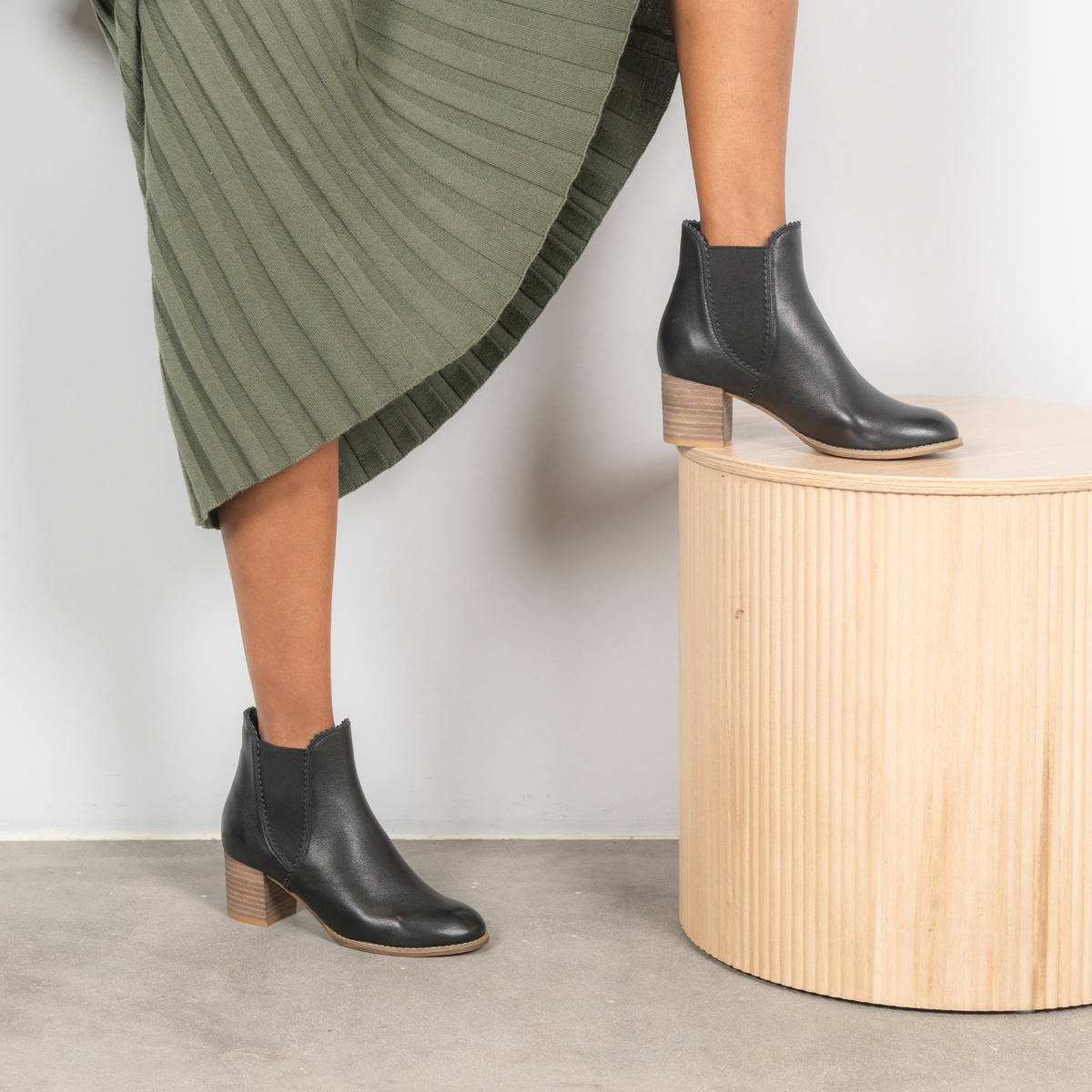 Sadore Black / Natural Leather Ankle Boots - DJANGO AND JULIETTE | Shouz