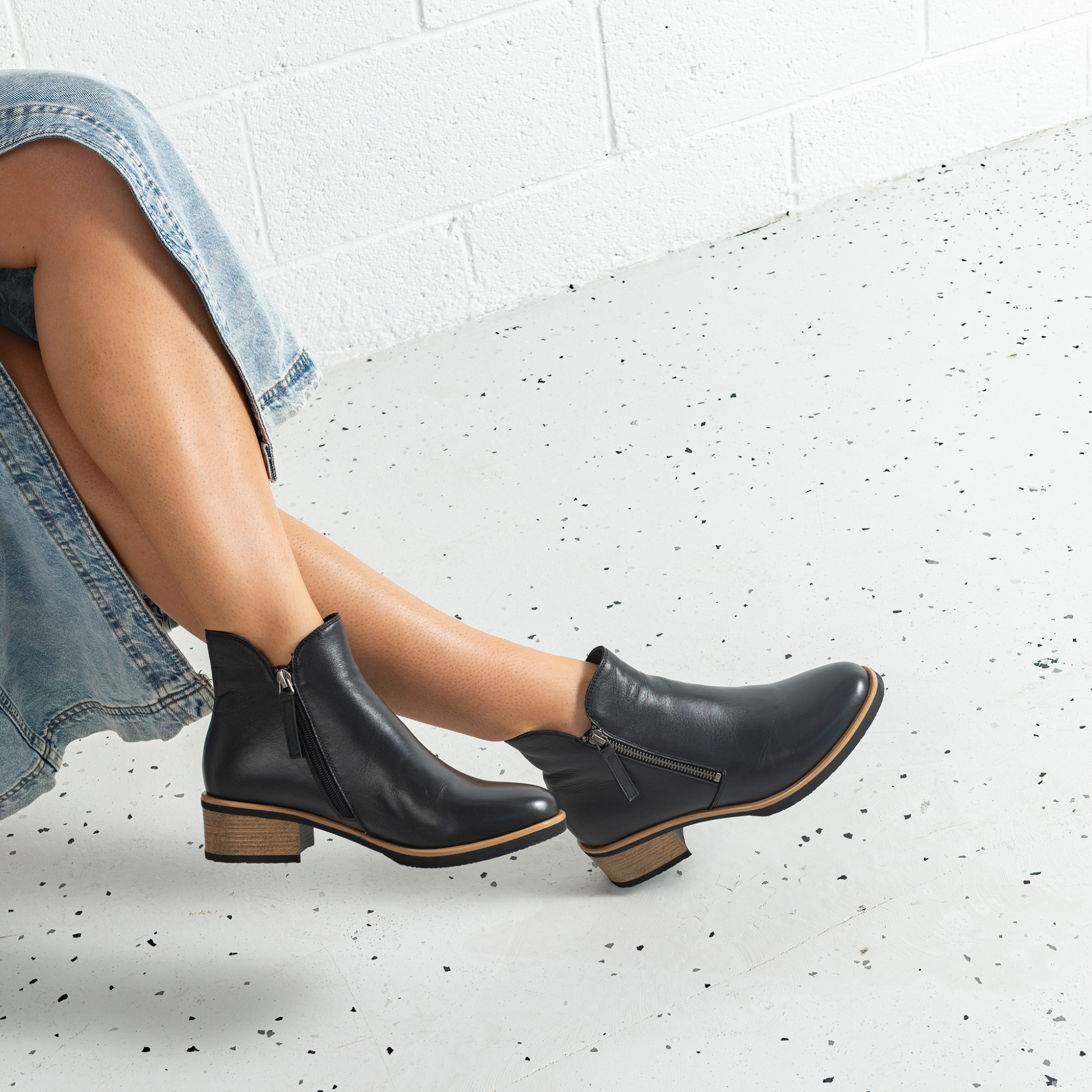 Dolomite Black Leather Ankle Boots