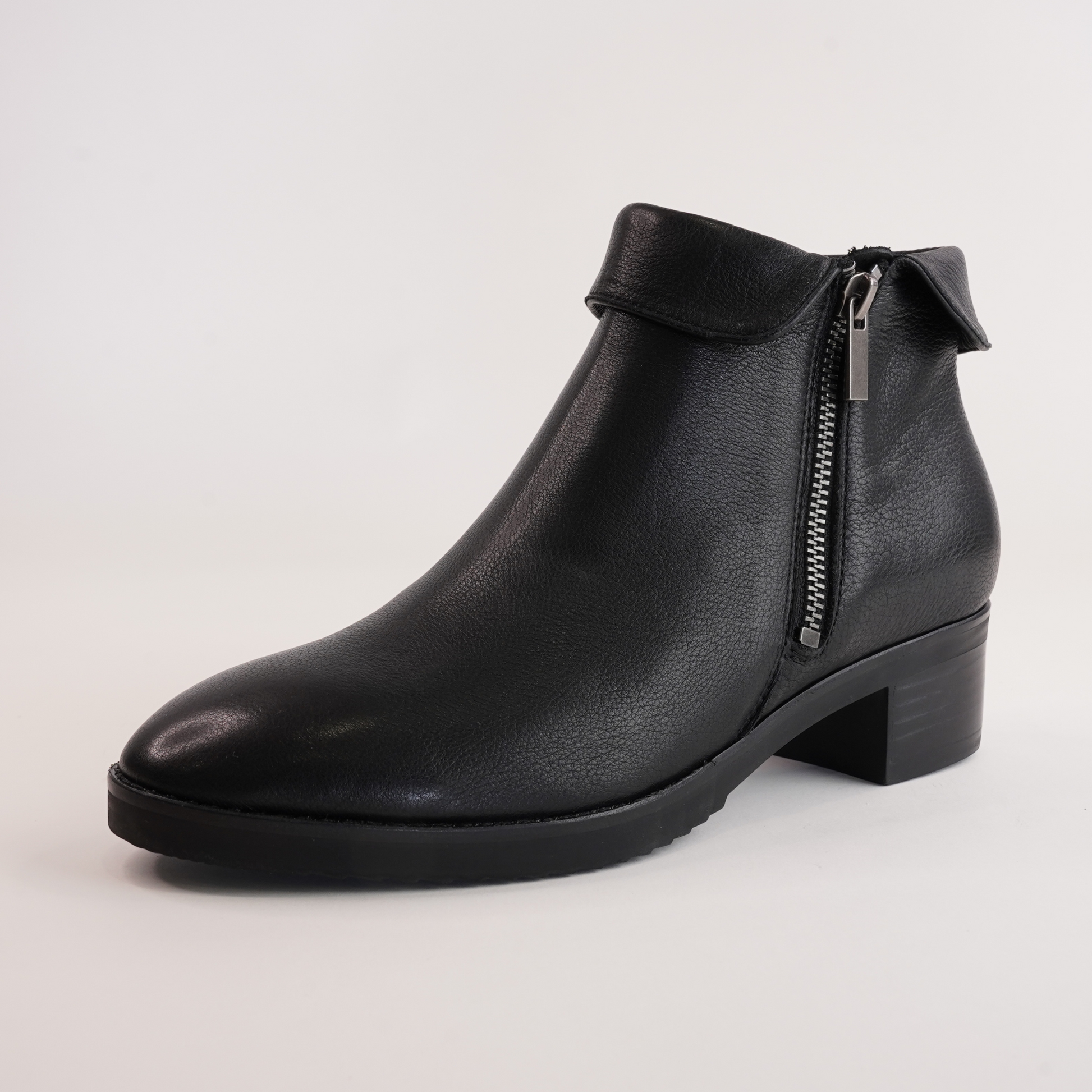 Twotimes Black/black Heel Leather Ankle Boots