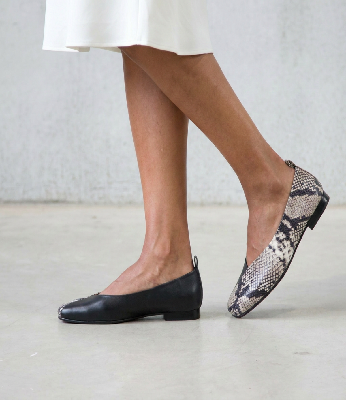 Paydes Black White Snake/ Black Leather Flats