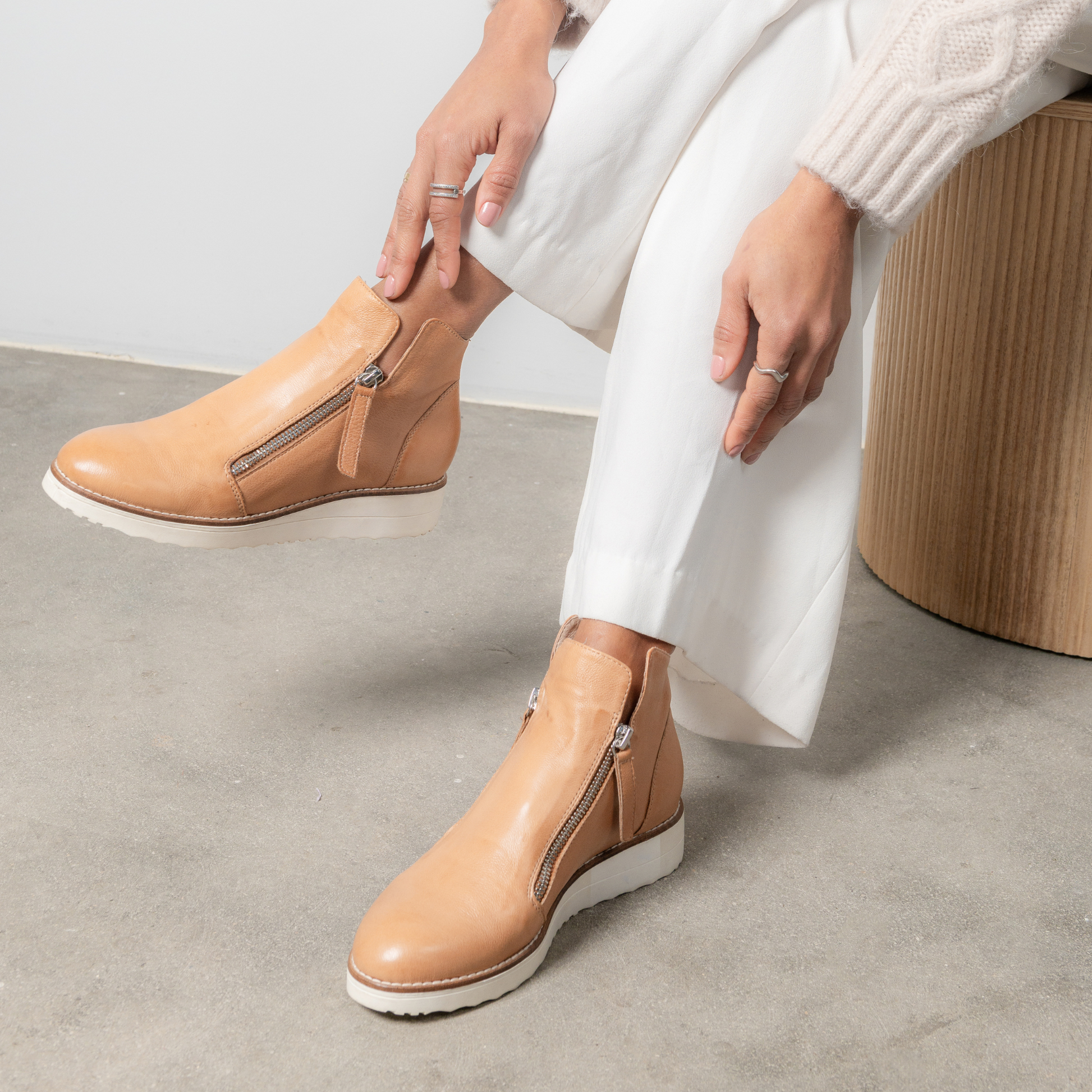 Ohmy Dark Tan Leather Ankle Boots