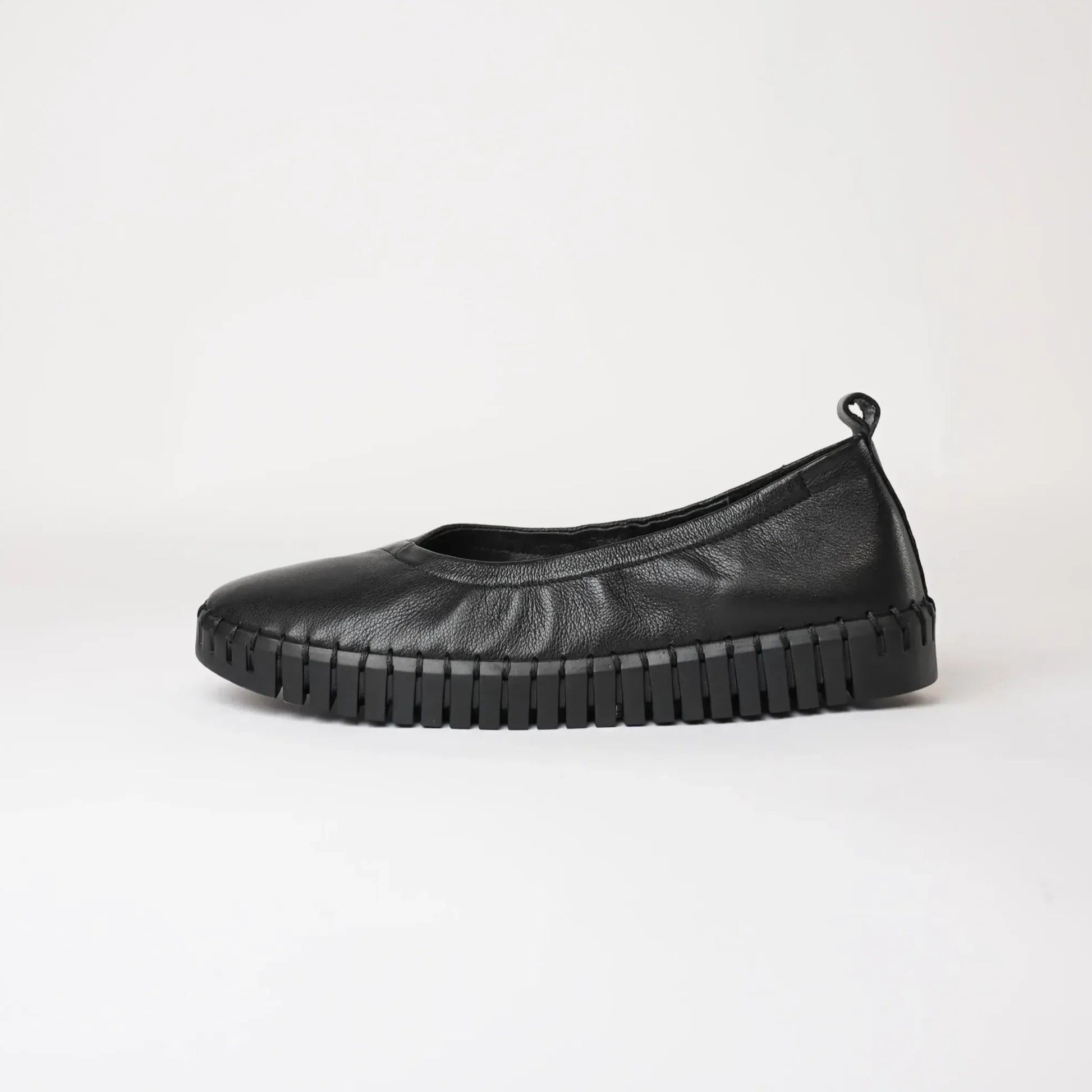 Heaton Black Ballet Flats, DJANGO & JULIETTE - Shouz