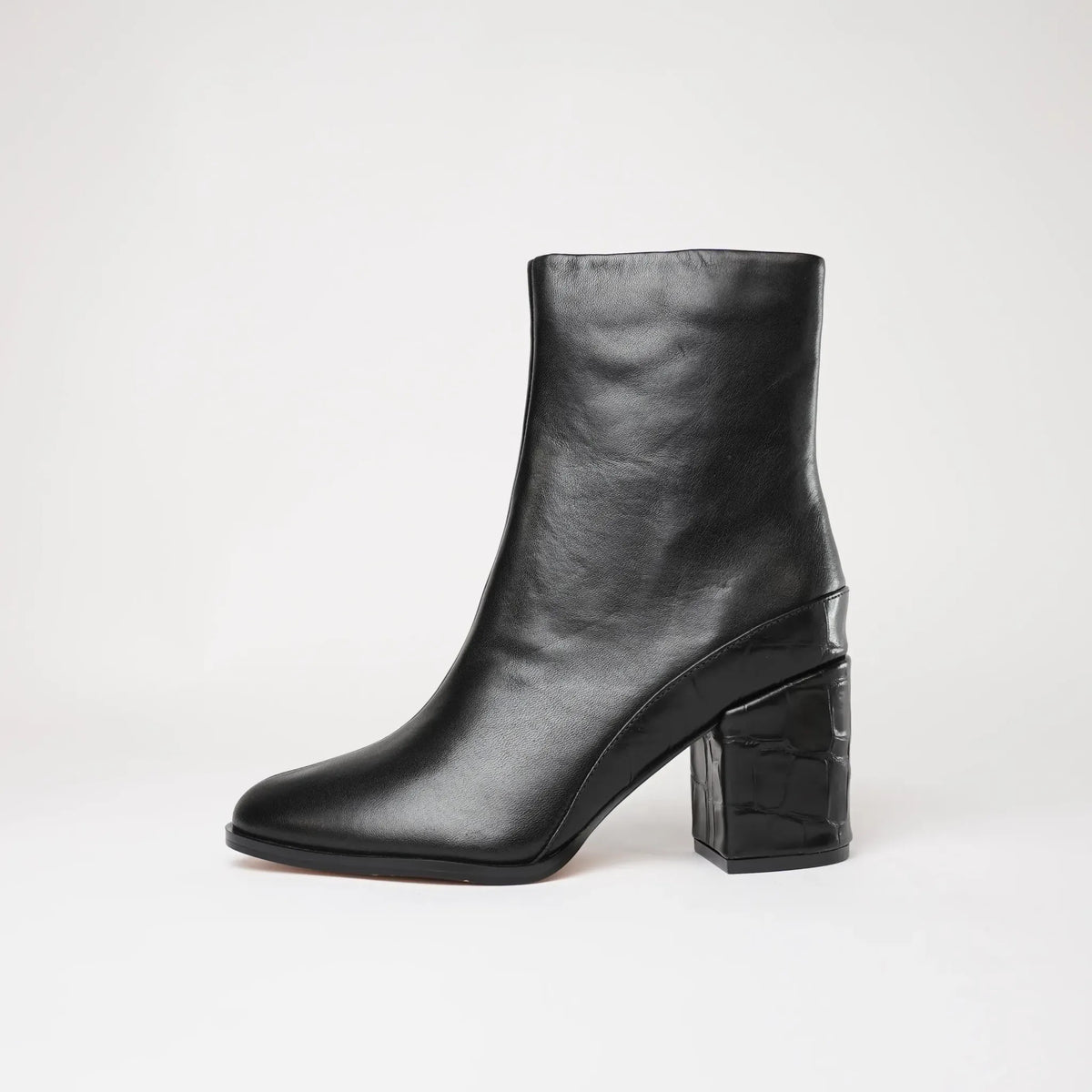 Cash Black Leather Ankle Boots