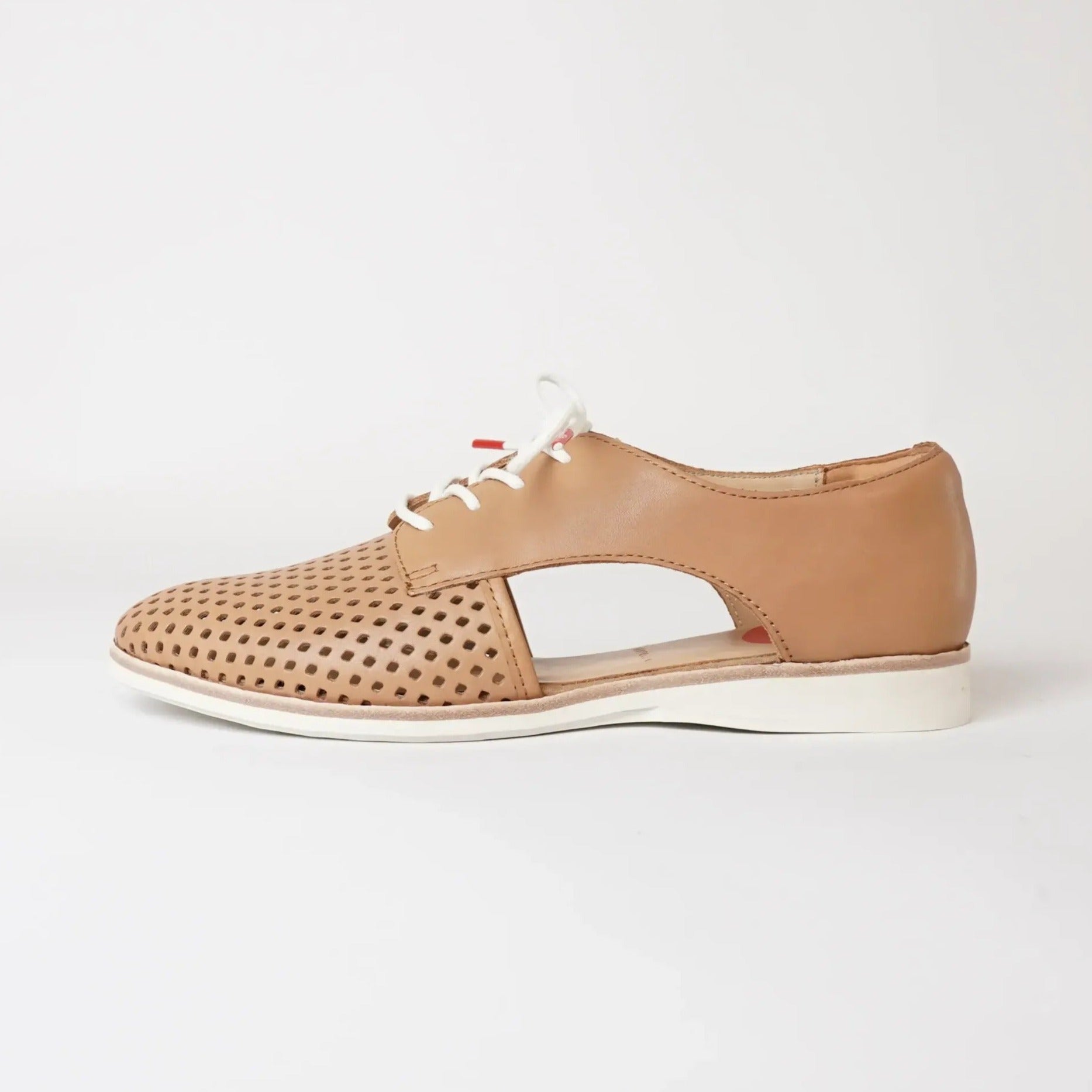 Sidecut Punch Tan Lace Up Flats, ROLLIE - Shouz