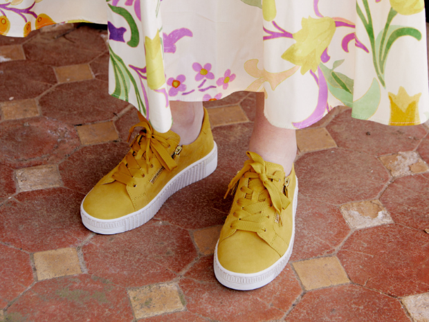 Alternatives to white sneakers