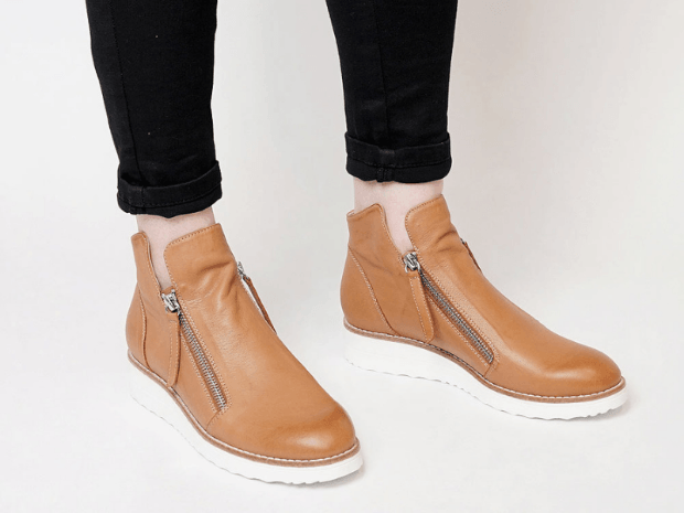 Meet The Bestsellers - Shouz
