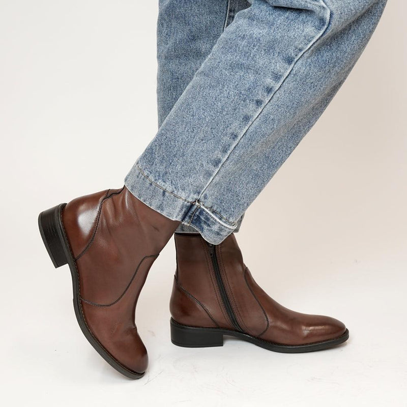 Seline Chestnut Leather Ankle Boots - Shouz
