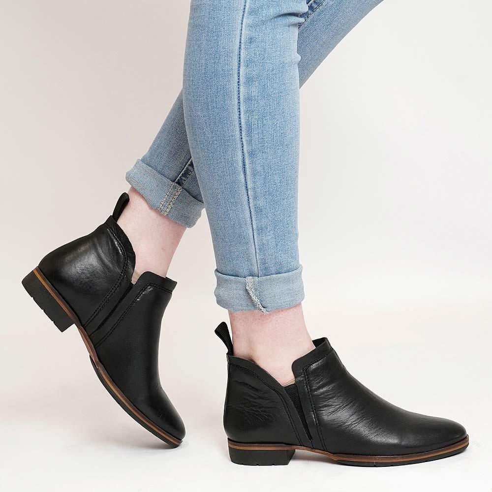 Gaid Black Ankle Boots - Shouz