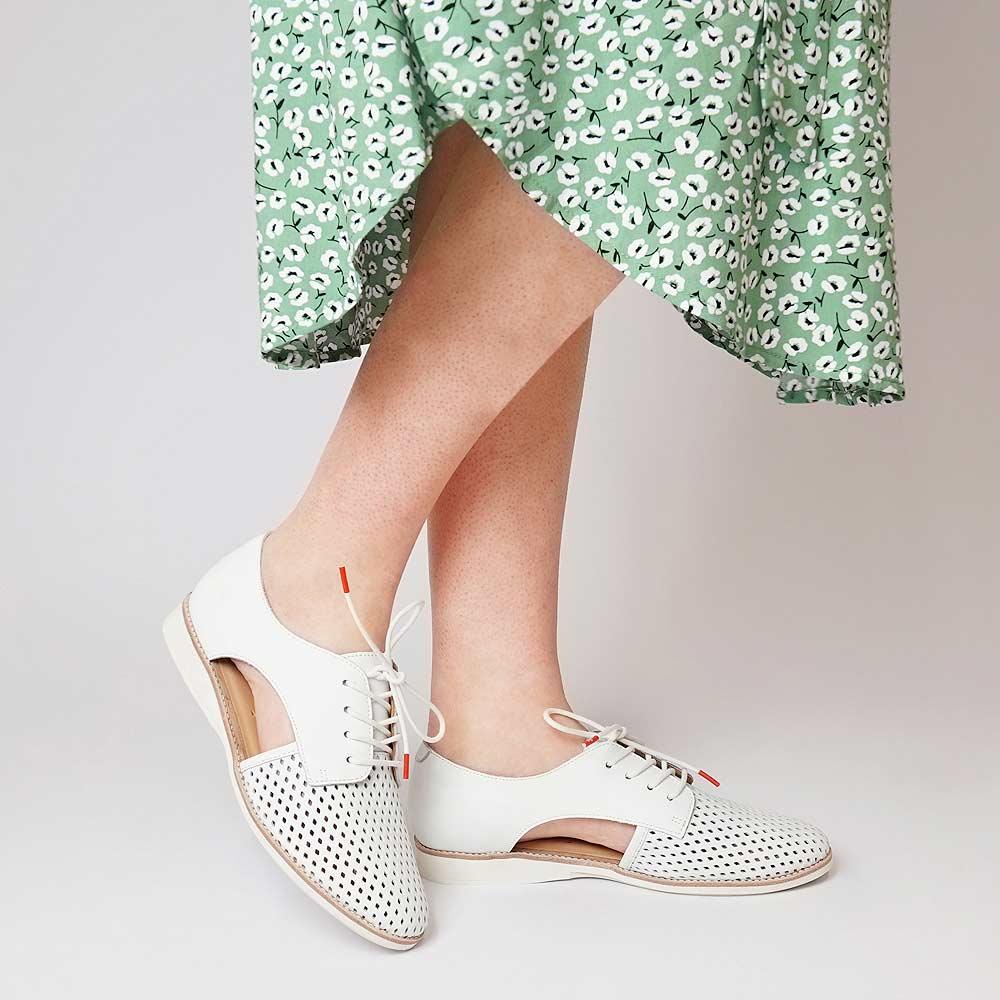 Sidecut Punch Sports White Leather Lace Up Flats - ROLLIE | Shouz