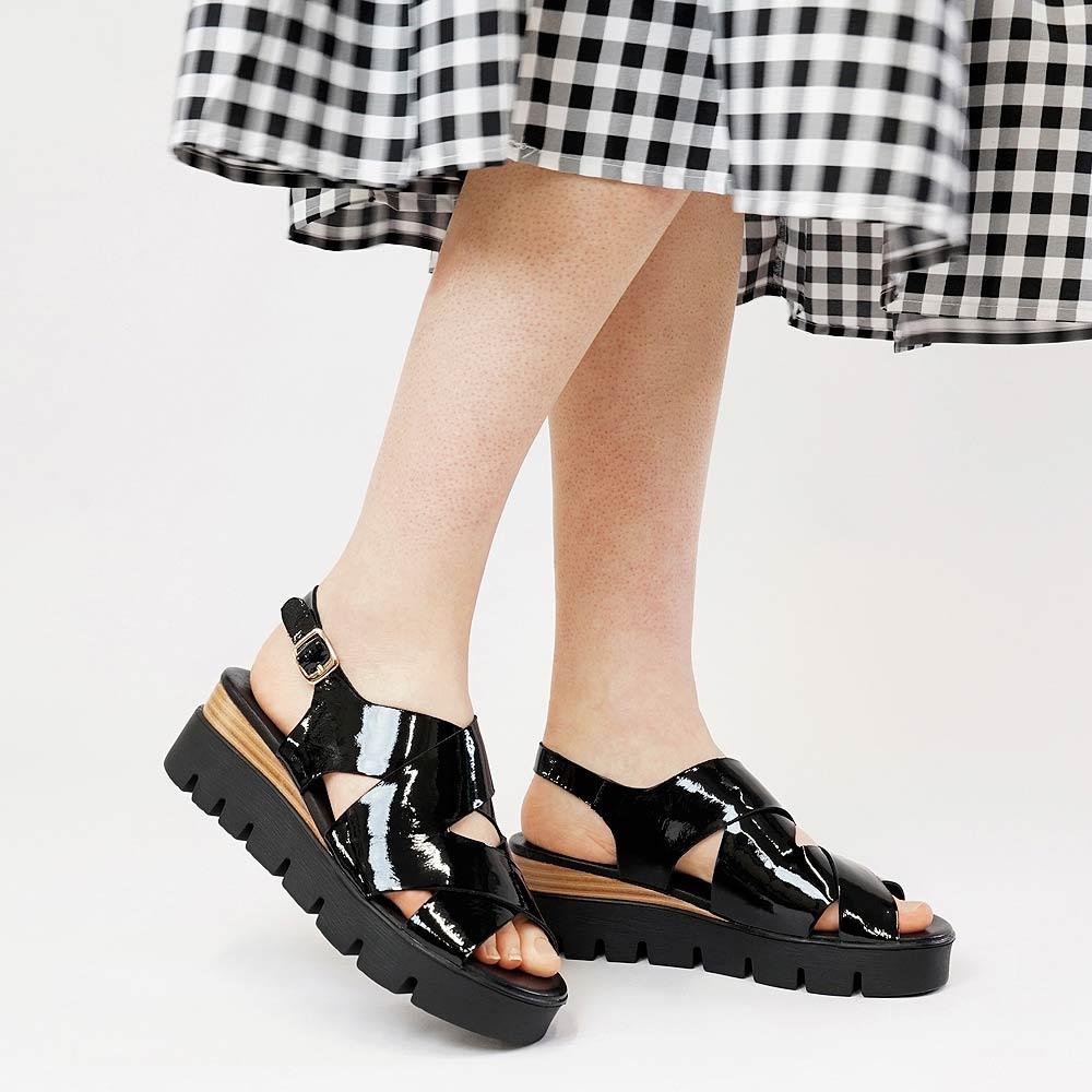 Riku Black Patent Leather Wedge Sandals - Shouz