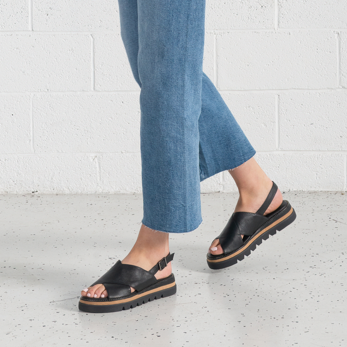Sasi Black Leather Sandals