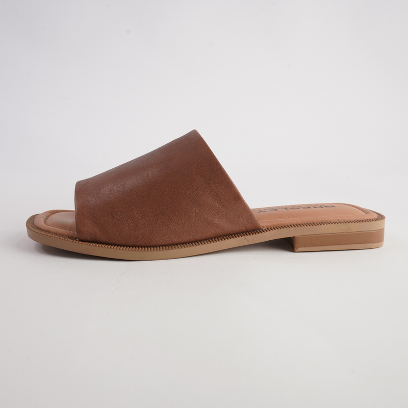 Sooty Brandy Leather Flats